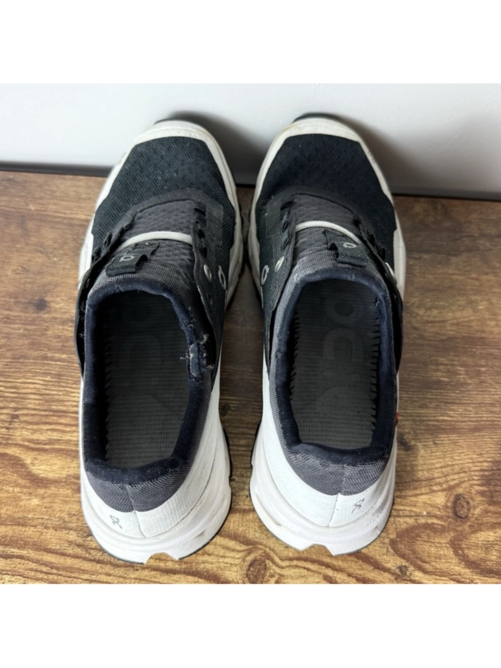 On Cloudultra 2 All Terrain Running Shoes Women's Size 7.5 Black White Helion - Picture 5 of 11